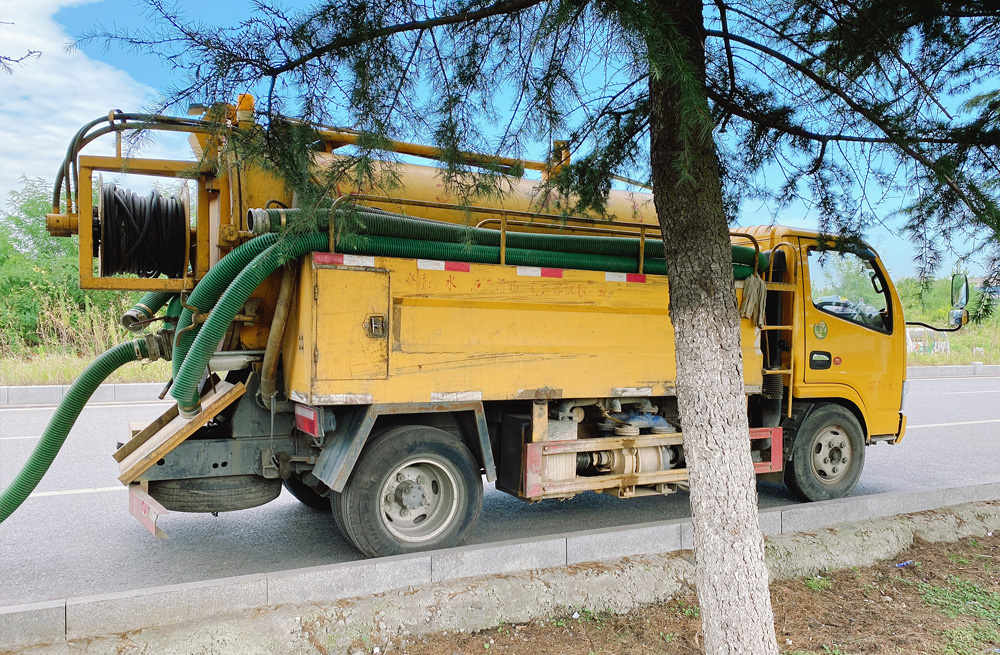 283成贤街清洗抽粪车